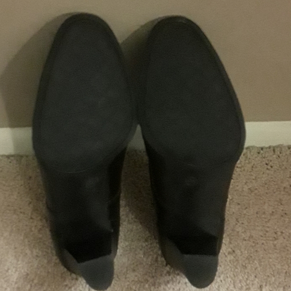 Etienne Aigner Black Leather, EUC, Sz 9.5 - Picture 5 of 8